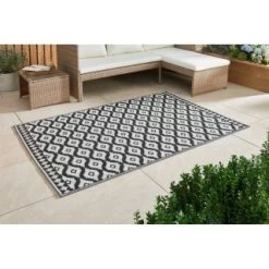 B&M Large Outdoor Rug 1.2 X 1.8m - Black